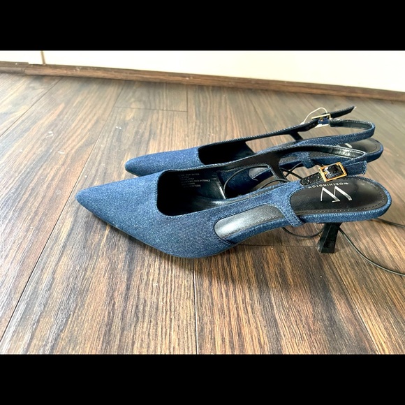 Blue Jean color pointed kitten heels never worn - Picture 1 of 4